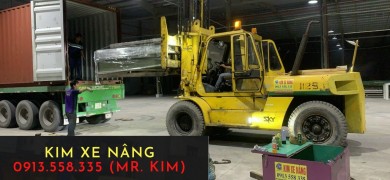 Thue xe nang rut hang container tai KCN Bau Bang, Binh Duong