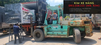 Thuê xe nâng rút hàng container tại KCN Mỹ Phước, Bình Dương